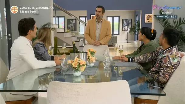 Diego se sorprendió al ver a Mike y Macarena almorzando junto a Joel y Patty. Fuente: AméricaTV