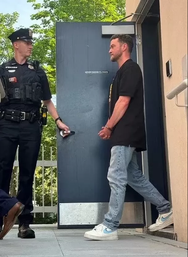 Justin Timberlake tras ser arrestado conducir en estado de ebriedad. Fuente: Daily Mail