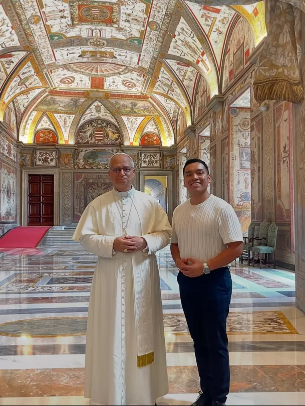 Donnie Yaipén vivi+ó emotivo encuentro con el papa León XIV en el Vaticano. Fuente: Instagram