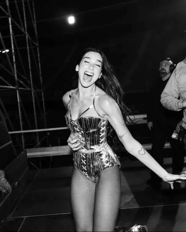 Dua Lipa llegó a Colombia y le rindió homenaje a Shakira / Instagram Dua Lipa llegó a Colombia y le rindió homenaje a Shakira / Instagram