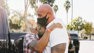 Dwayne Johnson sorprende a un fan muy especial regalándole su lujoso auto.