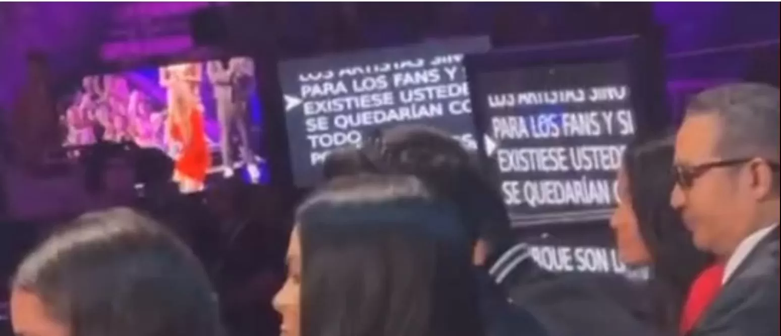 Discurso de Shakira en Premios Juventud fue leido de un telepromter / Foto: IG Daniela Darcourt