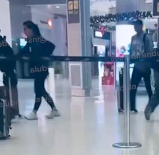 Ana Siucho y Edison Flores en el aeropuerto de Panamá/Foto: Instarándula