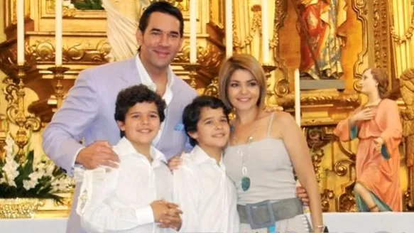 Eduardo e Itatí junto a sus gemelos cuando aún estaban juntos. Foto: TVNotas