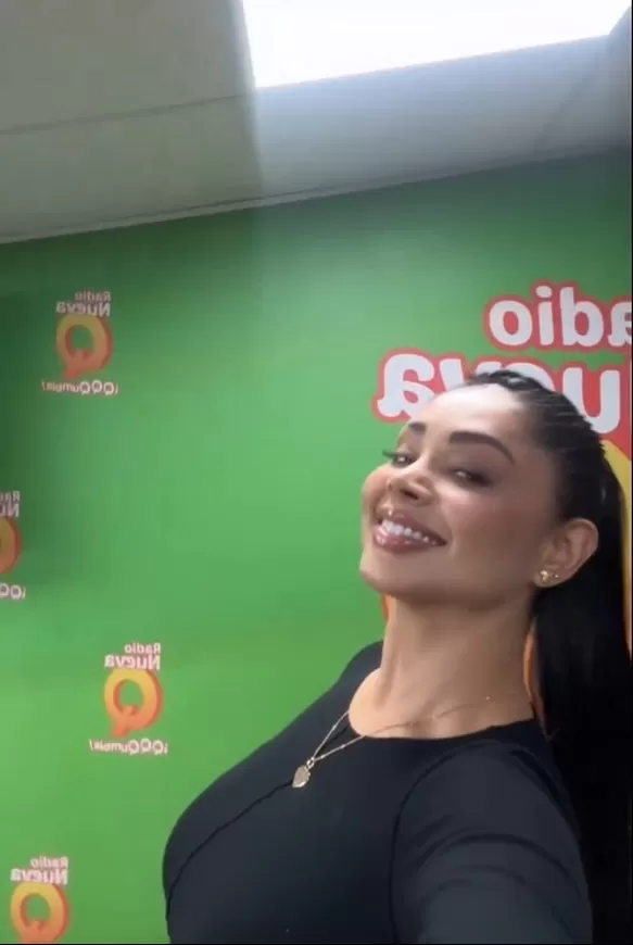 Pamela Franco no imaginó que su visita a la radio iba a terminar con tremenda troleada/Foto: Instagram