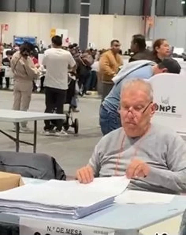 Raúl Romero fue miembro de mesa en España / Captura