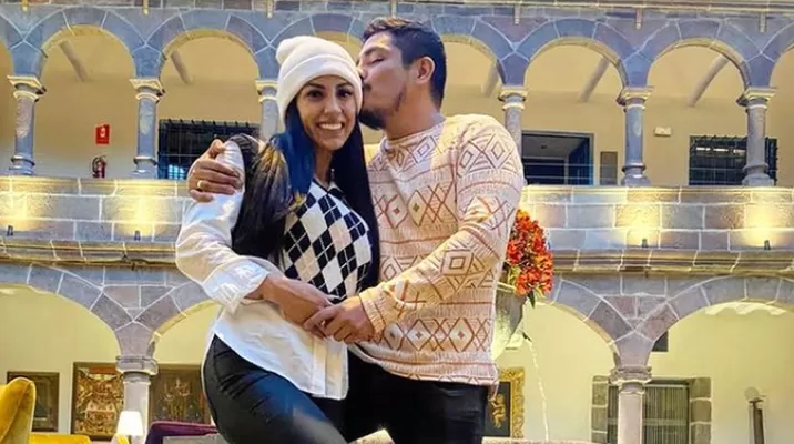 Erick Elera y Allison Pastor reciben tierno regalo tras renuncia en Reinas del show Erick Elera y Allison Pastor reciben tierno regalo tras renuncia en Reinas del show