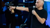 Eros Ramazzotti con su Gaviota de Oro. Foto: Captura