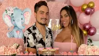 Aída Martínez y su esposo Alfonso Carrasco en el baby shower de su bebé / Fuente: Instagram