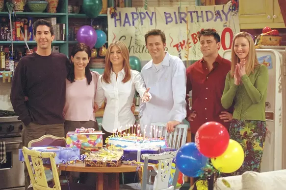 “Estamos devastados”: Elenco de ‘Friends’ rompe el silencio tras muerte de Matthew Perry