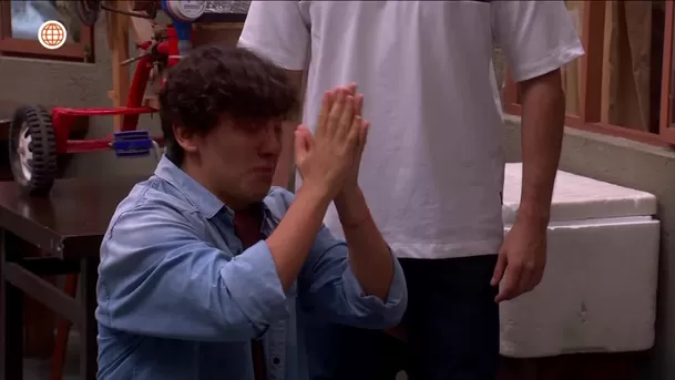 Estiven se arrodilló ante Maripaz / AméricaTV