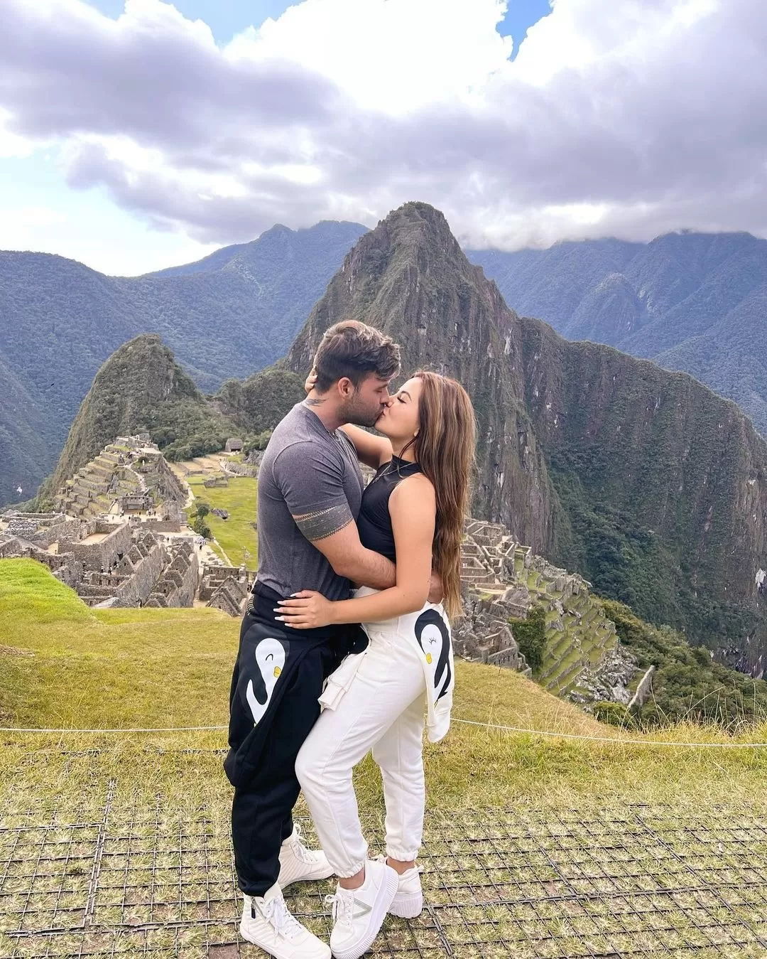 Estrella Torres y Kevin Salas se comprometieron en mayo de 2022 / Instagram