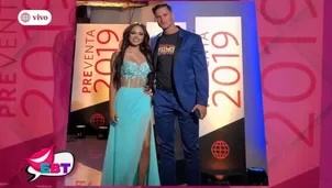 Fabio Agostini acudió al evento acompañado de su amada novia Marya Goñi (Foto: Captura América TV)