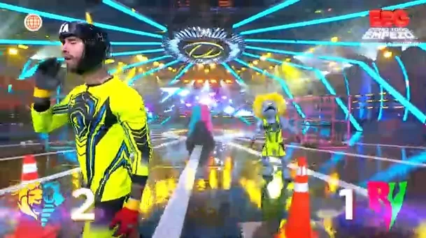 Tras el fuerte choque, Facundo González no dudó en encarar a Jota Benz apenas terminó la prueba. Foto: América TV