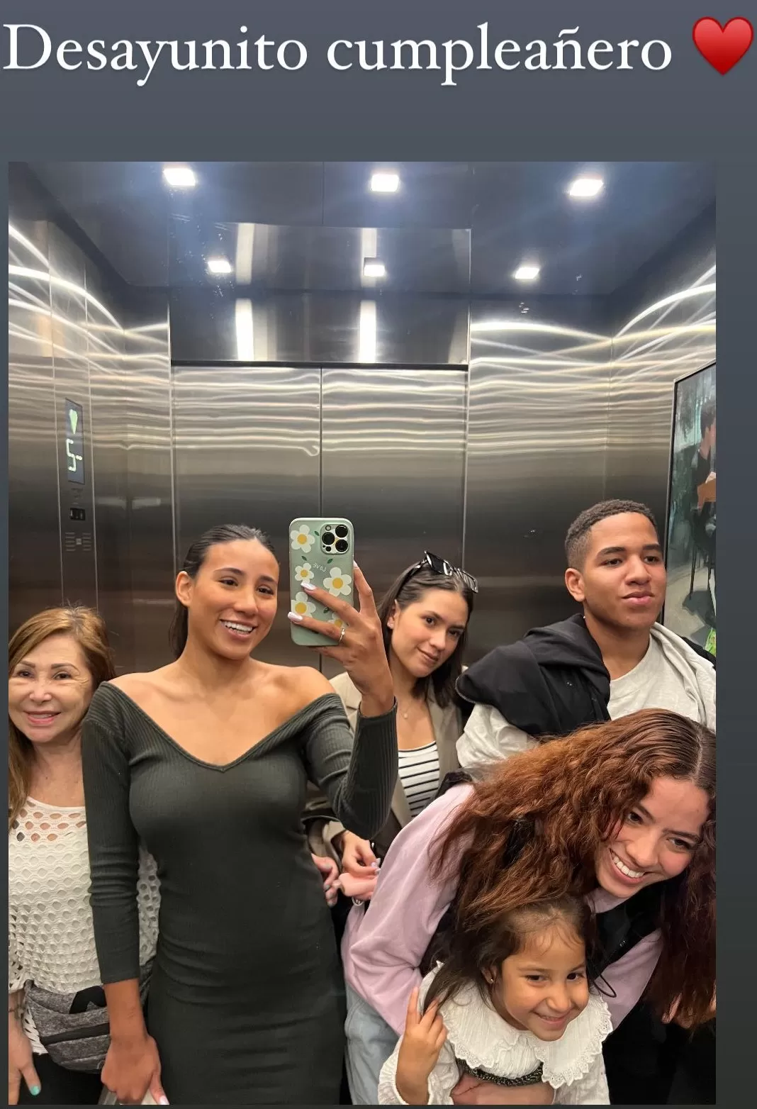 Samahara Lobatón pasó las primeras horas de su cumpleaños junto a su familia materna/Foto: Instagram Samahara Lobatón pasó las primeras horas de su cumpleaños junto a su familia materna/Foto: Instagram