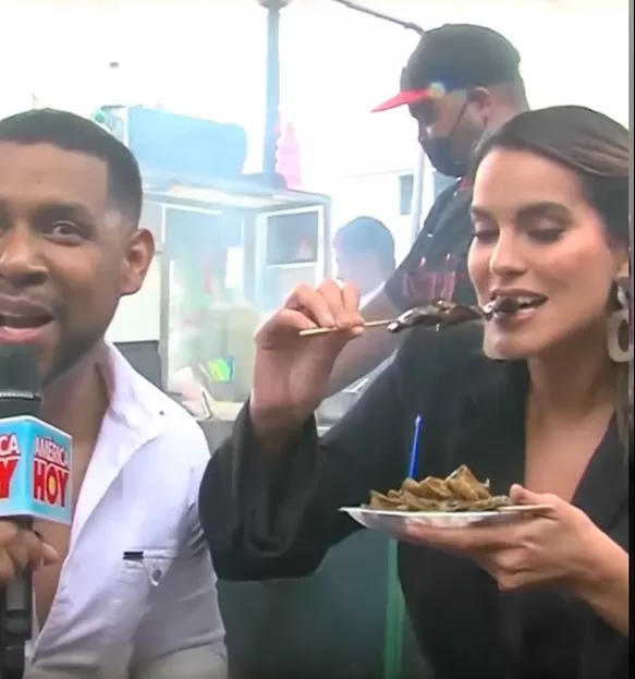 Valeria hizo una incusrión gastronómica en el mercado central con edson Dávila / Foto: América Hoy