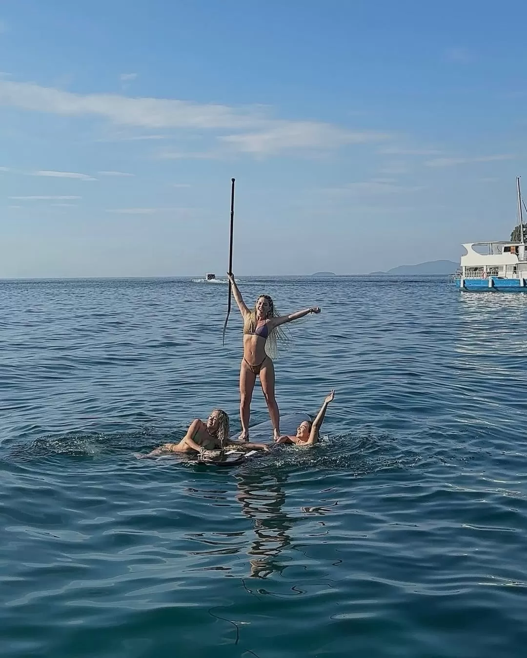 Flavia Laos, Mayra Goñi y Alessandra Fuller en Tailandia / Instagram