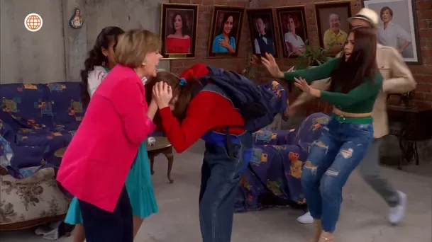 Francesca jaló de los cabellos a falsa Isabella que llegó a Las Nuevas Lomas. Fuente: AméricaTV