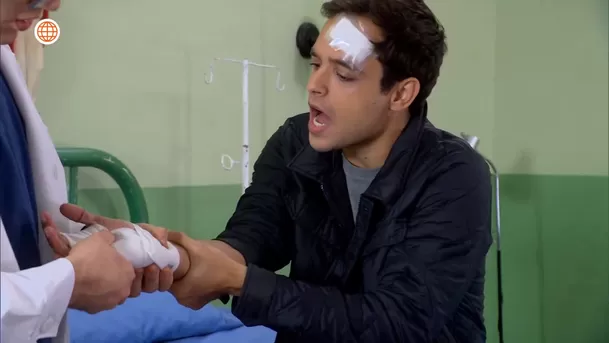 Francisco hizo gritar de dolor a Cristóbal como venganza tras sufrir lesión. Fuente: AméricaTV Francisco hizo gritar de dolor a Cristóbal como venganza tras sufrir lesión. Fuente: AméricaTV