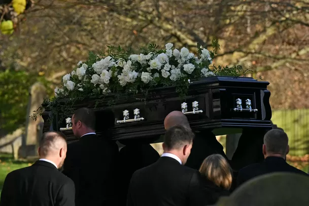 El funeral de Liam Payne en la iglesia de St Mary's de esta localidad de Buckinghamshire, a unos 45 km de la capital británica / AFP