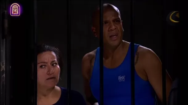 Gaspar y Aparecida despertaron confundidos en la comisaría/América TV Gaspar y Aparecida despertaron confundidos en la comisaría/América TV