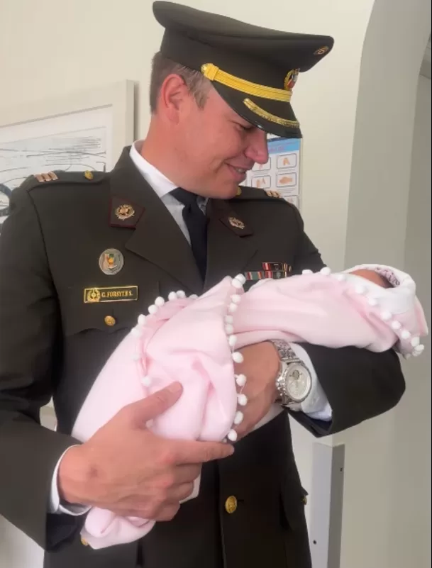 George Forsyth y Sonia La Torre publicaron carta abierta a su bebé. Foto: Instagram / @sonialatorrel y @george.forsyth