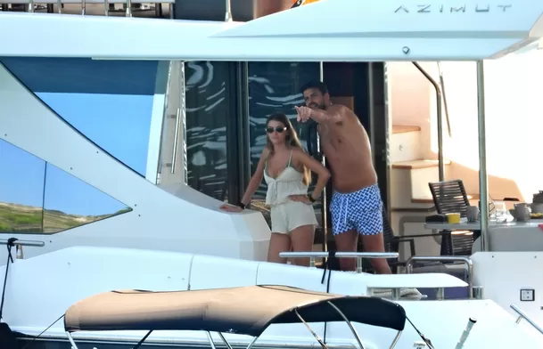 Gerard Piqué y Clara Chía durante sus vacaciones en Dubrovnik, Croacia/ Foto: Caras Gerard Piqué y Clara Chía durante sus vacaciones en Dubrovnik, Croacia/ Foto: Caras
