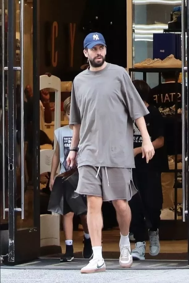 Gerard Piqué estuvo de compras con sus hijos Milan y Sasha en New York/Foto: Instagram