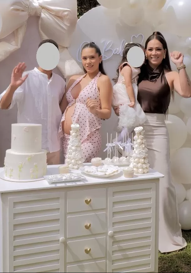Gianella Marquina celebró la próxima llegada de su primera hija junto a sus familiares y amigos más cercanos. Melissa Klug no pudo ocultar su emoción por convertirse nuevamente en abuela. Foto: Instagram @gianemarquina Gianella Marquina celebró la próxima llegada de su primera hija junto a sus familiares y amigos más cercanos. Melissa Klug no pudo ocultar su emoción por convertirse nuevamente en abuela. Foto: Instagram @gianemarquina