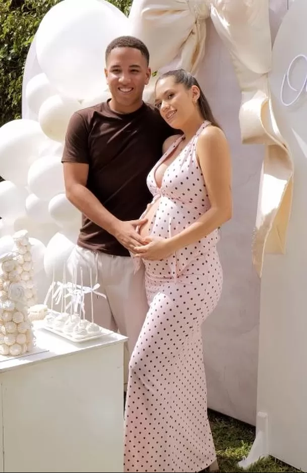 Gianella Marquina celebró la próxima llegada de su primera hija junto a sus familiares y amigos más cercanos. Melissa Klug no pudo ocultar su emoción por convertirse nuevamente en abuela. Foto: Instagram @gianemarquina Gianella Marquina celebró la próxima llegada de su primera hija junto a sus familiares y amigos más cercanos. Melissa Klug no pudo ocultar su emoción por convertirse nuevamente en abuela. Foto: Instagram @gianemarquina