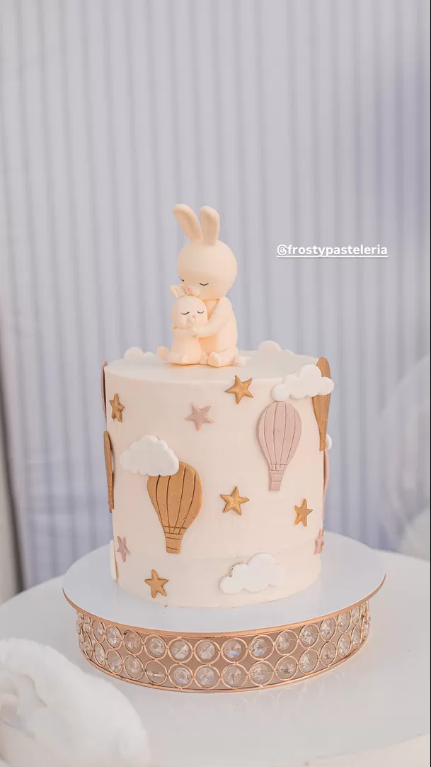 El gender reveal de Gianella Marquina tuvo elegante decoración en tonos neutros. Foto: IG @gianemarquina El gender reveal de Gianella Marquina tuvo elegante decoración en tonos neutros. Foto: IG @gianemarquina
