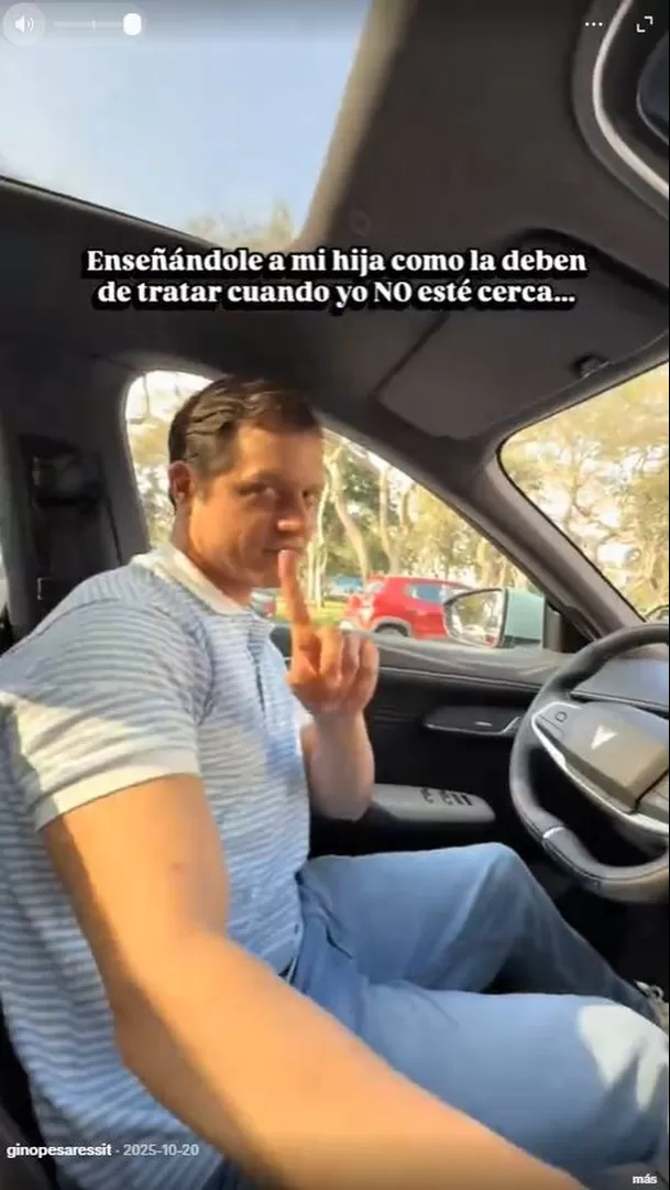 Gino Pesaressi grabando contenido para redes sociales dentro de su auto / TikTok: GinoPesaressit
