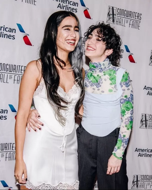 Emily Estefan junto a su novia Gemeny Hernández. Fuente: Instagram