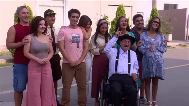 Los Gonzales lloraron de felicidad al saber que vivirán en la mansión Maldini / AméricaTV Los Gonzales lloraron de felicidad al saber que vivirán en la mansión Maldini / AméricaTV