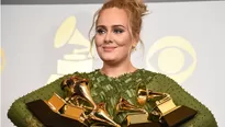 Adele arrasó en los premios Grammy 2017 / AFP