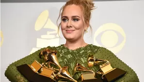 Adele arrasó en los premios Grammy 2017 / AFP