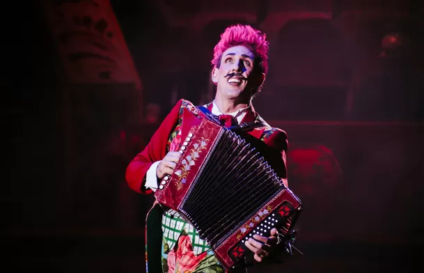 La música forma parte esencial de la narrativa de 'Sueña' y aporta intensidad, emoción y dinamismo a cada momento del espectáculo La música forma parte esencial de la narrativa de 'Sueña' y aporta intensidad, emoción y dinamismo a cada momento del espectáculo