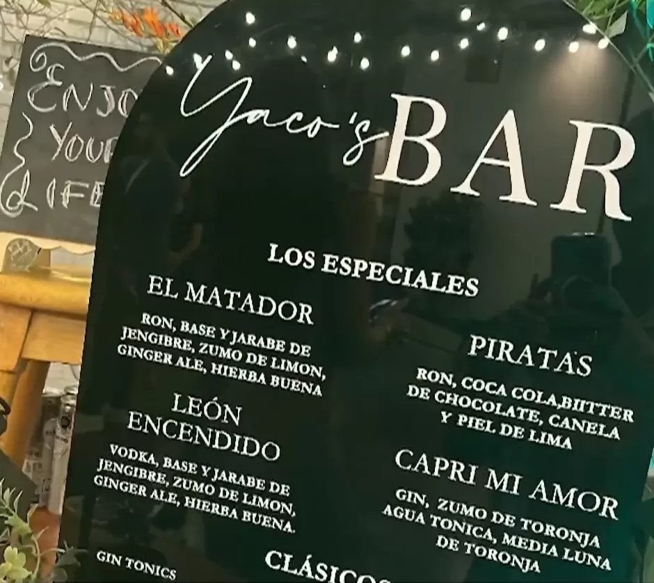 Un llamativo detalle de la fiesta de Yaco Eskenazi fue la barra de licores personalizados creados en honor al cumpleañero/Foto: Instagram