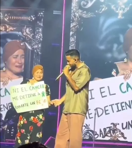 El artista dominicano Romeo Santos tuvo un hermoso gesto con una fanática enferma con cáncer/ Foto: Instagram