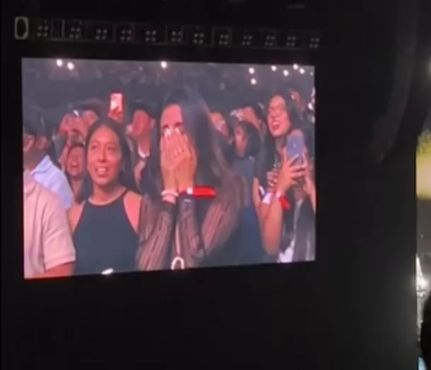 Grupo Frontera llamó al ex de una asistente durante su concierto en Costa 21 / Captura TikTok Grupo Frontera llamó al ex de una asistente durante su concierto en Costa 21 / Captura TikTok