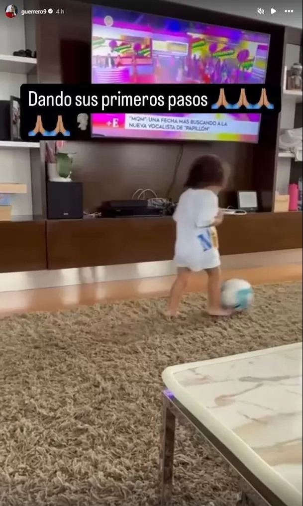 Guerrero se emocionó al ver a su último hijo siguiendo sus pasos como futbolista. Fuente: Instagram Guerrero se emocionó al ver a su último hijo siguiendo sus pasos como futbolista. Fuente: Instagram
