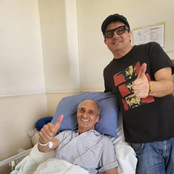 Foto de Gustavo Bueno y David Almandoz causó revuelo entre fans de 'Al fondo hay sitio'. Foto: Facebook Foto de Gustavo Bueno y David Almandoz causó revuelo entre fans de 'Al fondo hay sitio'. Foto: Facebook