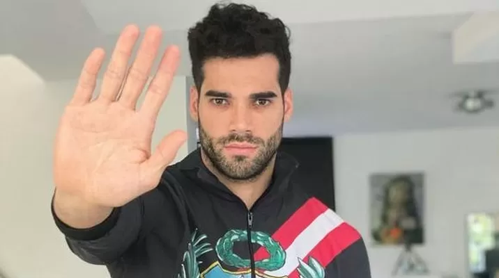 Guty Carrera se pronuncia en contra del gobierno de Pedro Castillo. Guty Carrera se pronuncia en contra del gobierno de Pedro Castillo.