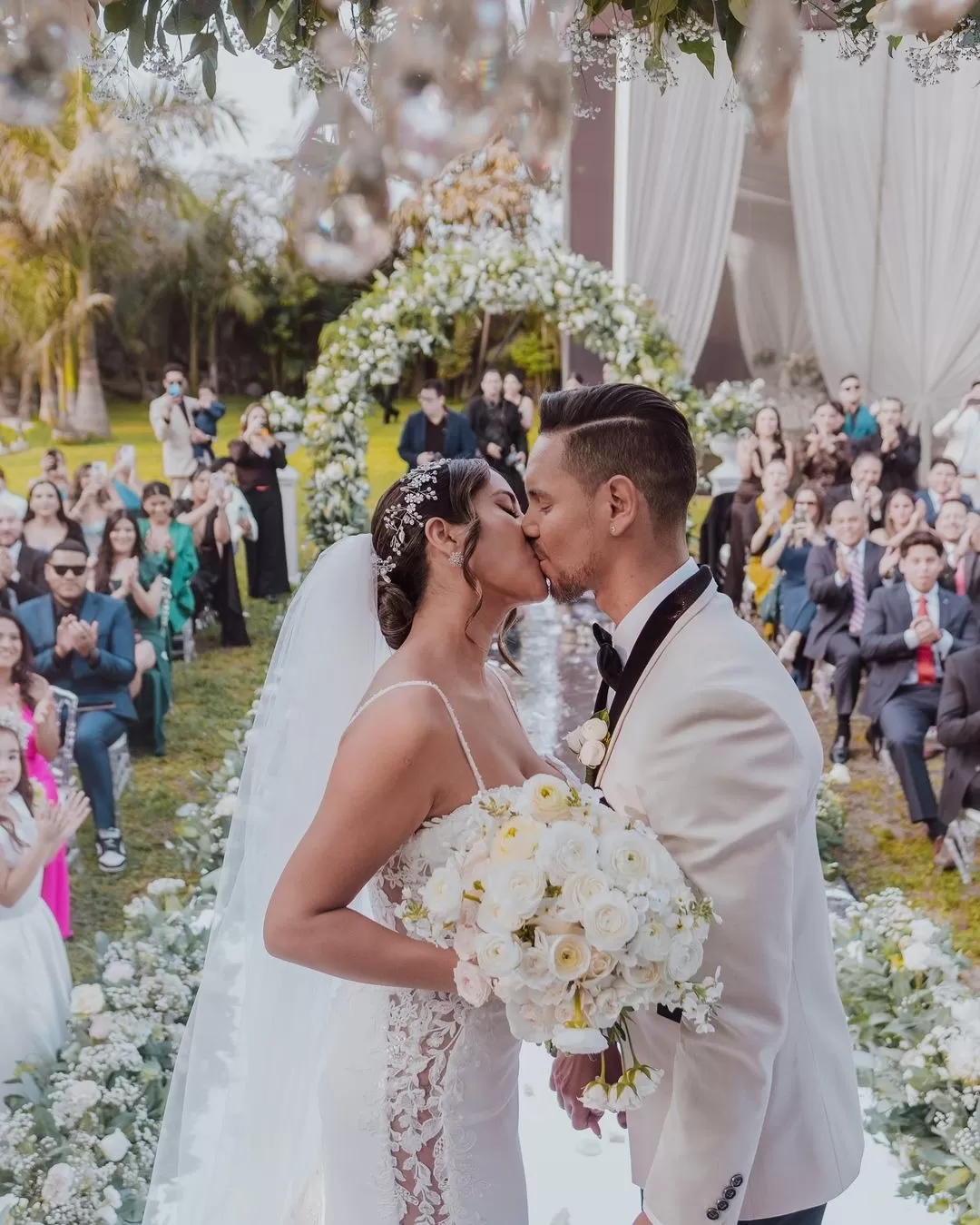 Anthony Aranda y Melissa Paredes se casaron el último sábado 3 de agosto/Foto: Instagram