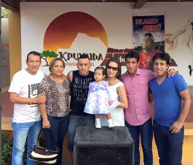 Familia Cueva Bravo y Pamela López en el 2015/Foto: Instagram