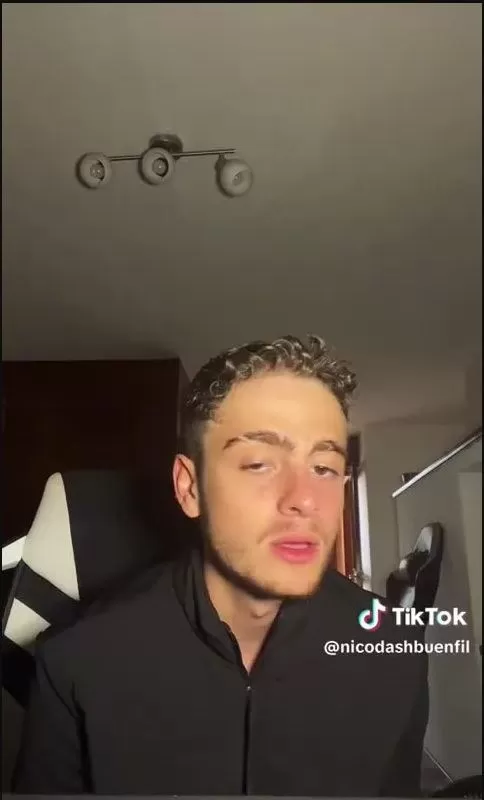 Nicolas Buenfil sorprendió al confesar que es adicto al vape / Foto TikTok Nicolás Buenfil