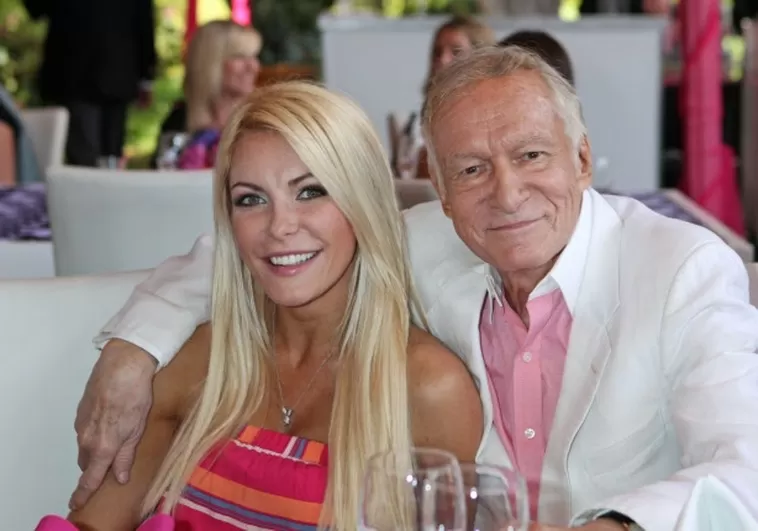 Crystal Hefner ha publicado un libro en que revela detalles íntimos del tiempo que vivió al lado de Hugh Hefner. Fuente: AFP