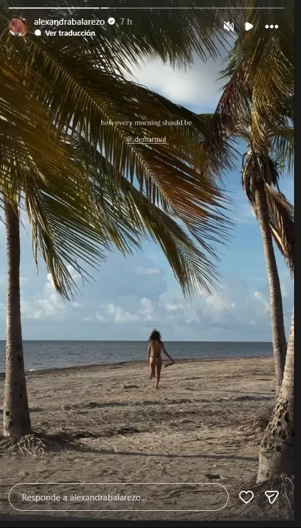 La modelo e influencer Alexandra Balarezo llamó la atención con un video grabado durante una sesión de fotos para una marca de moda. La recordada expareja de Hugo García apareció en una playa tropical sin la parte superior del bikini y corrió por la arena mientras sonreía frente a la cámara. Video: Instagram @alexandrabalarezo La modelo e influencer Alexandra Balarezo llamó la atención con un video grabado durante una sesión de fotos para una marca de moda. La recordada expareja de Hugo García apareció en una playa tropical sin la parte superior del bikini y corrió por la arena mientras sonreía frente a la cámara. Video: Instagram @alexandrabalarezo