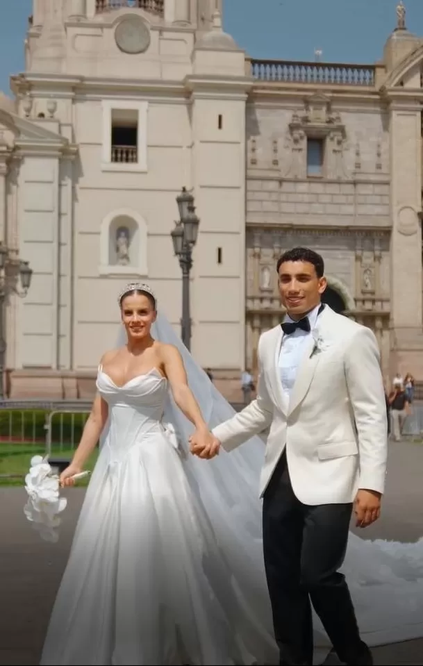 Alejandra Baigorria y Said Palao caminaron por la Plaza de Armas antes de su boda civil / Captura