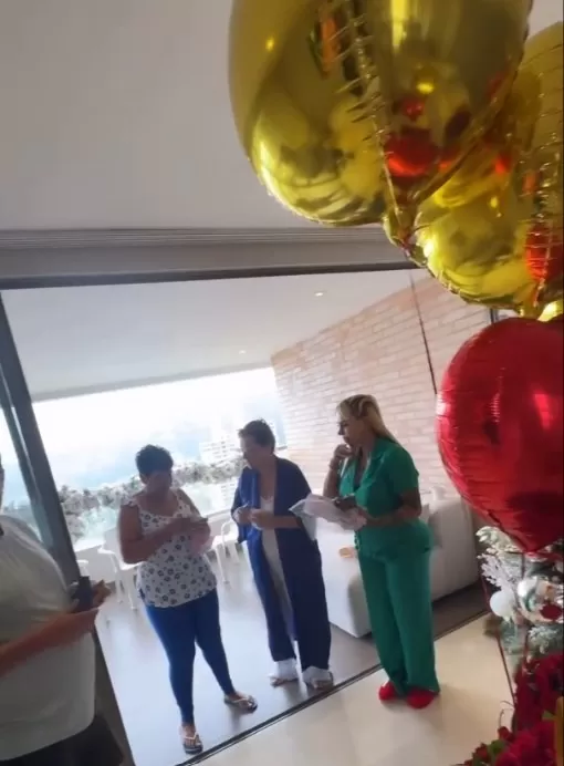 Ignacio Baladán trajo a la madre y abuela de Natalia de sorpresa de cumpleaños/Foto: Instagram Ignacio Baladán trajo a la madre y abuela de Natalia de sorpresa de cumpleaños/Foto: Instagram